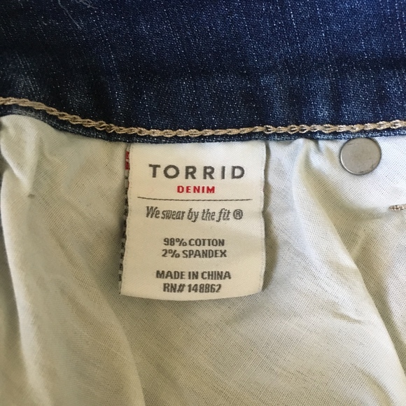 Torrid Dark Wash Double Seam Short Short - Picture 7 of 7
